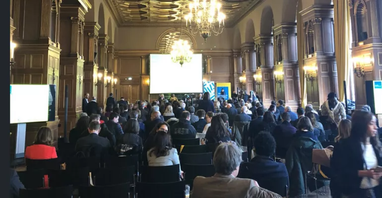 Farah Nayme du #SafirLab 2016 intervient à Paris (février 2018) à la conférence sur le français et le plurilinguisme pour présenter #Bibliotram (accès à la lecture au Maroc) #SafirLab