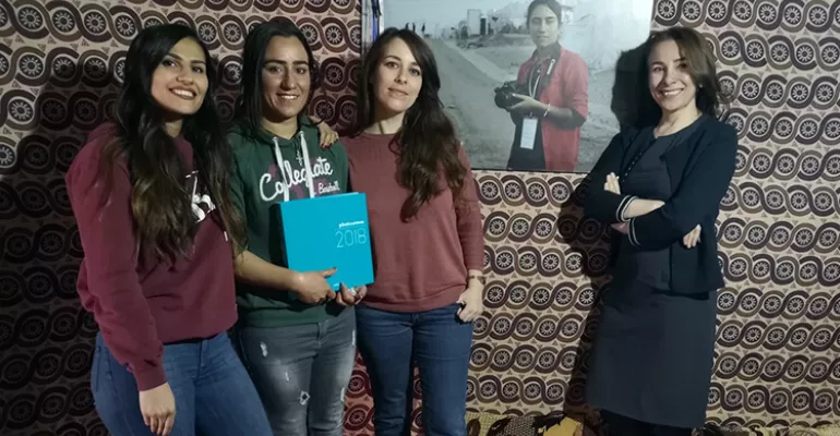 Barfe Bishar, photographer Yezidi received new photo equipment. Khanke camp in Dohuk. December 2018. #TasalahMedia