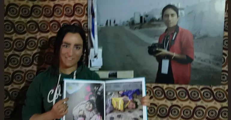 Barfe Bishar, photographer Yezidi received new photo equipment. Khanke camp in Dohuk. December 2018. #TasalahMedia