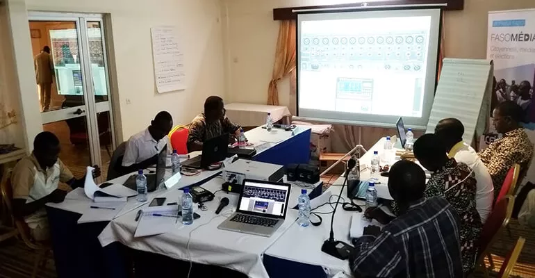 Training of future radio technician trainers from 16 January to 28 January 2017. #FasoMedias