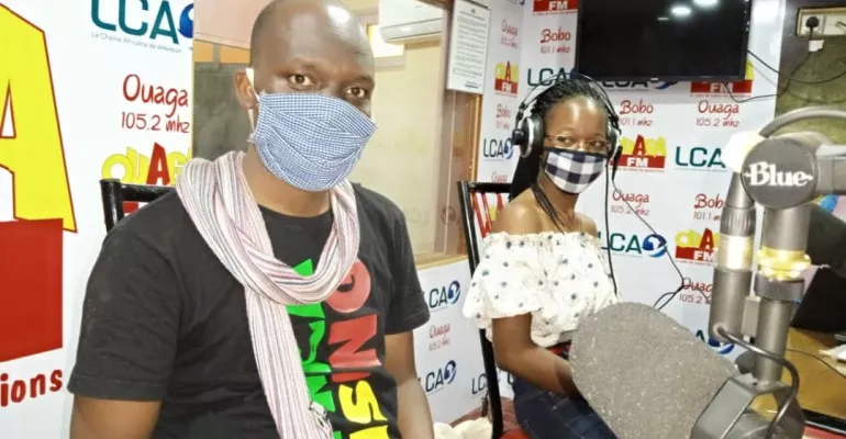 L'émission de radio « Jeunes Wakat », produite par l'UNALFA dans le cadre du projet MédiaSahel #MediaSahel