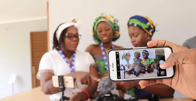 Une quinzaine de journalistes formés à Ouagadougou au développement de contenus éditoriaux innovants pour le web, avril 2019. #dialoguesahel