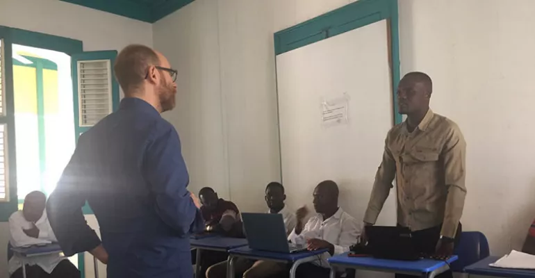 Formation aux techniques de désenclavement avec l'appui de @IFHpap qui réunit les responsables de radios locales émettant aux quatre coins du pays, 14 janvier 2019. #InfoToupatou